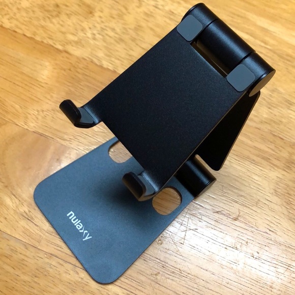 Adjustable & Foldable ~Cellphone Stand - Picture 6 of 6